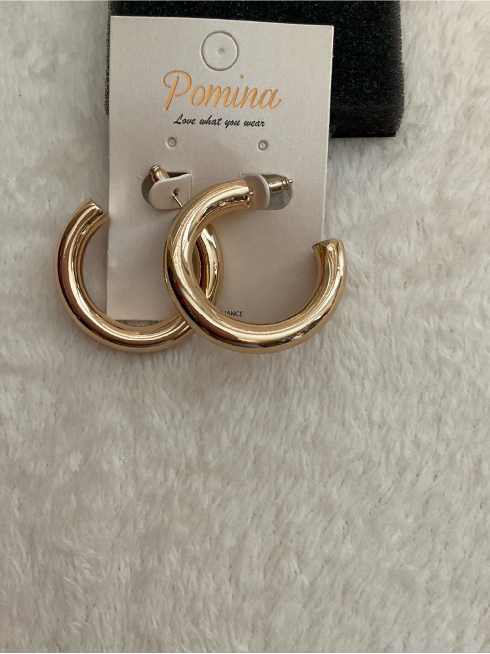 Pomina Polished Gold Hoop Earrings - Chunky C-Shape